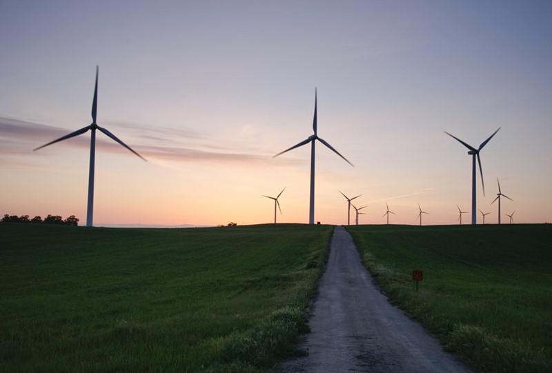 Growing overseas markets are causing the U.S. government to push alternative energy adoption stateside.
